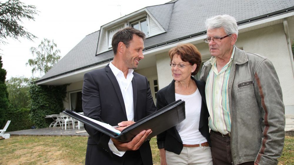 TurnerGroupGA's tweet photo. How to Handle Negative Feedback on Your Home https://t.co/YyMvn4nTKI https://t.co/vJkqwIRtFH
