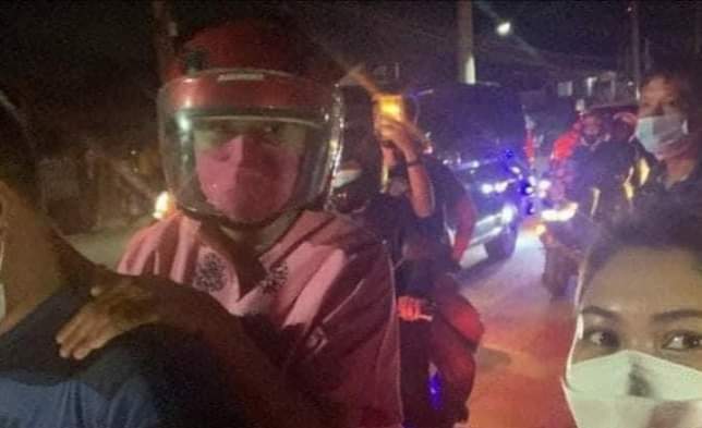 ilshieldyou's tweet image. #CaviteIsPink grabe nag motor talaga si President Leni Robredo para makarating sa venue. Ang galing! "If you don't show up in the most difficult times, hindi ka leader."