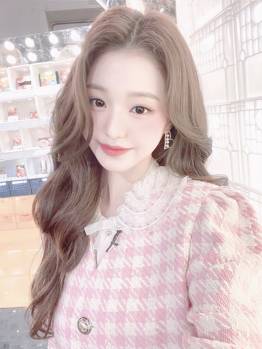 jihyechuu's tweet photo. ทุกคนมาดู น้องวอนยองเป็นเจ้าหญิง . ✦ · . https://t.co/SVONnYjIE7