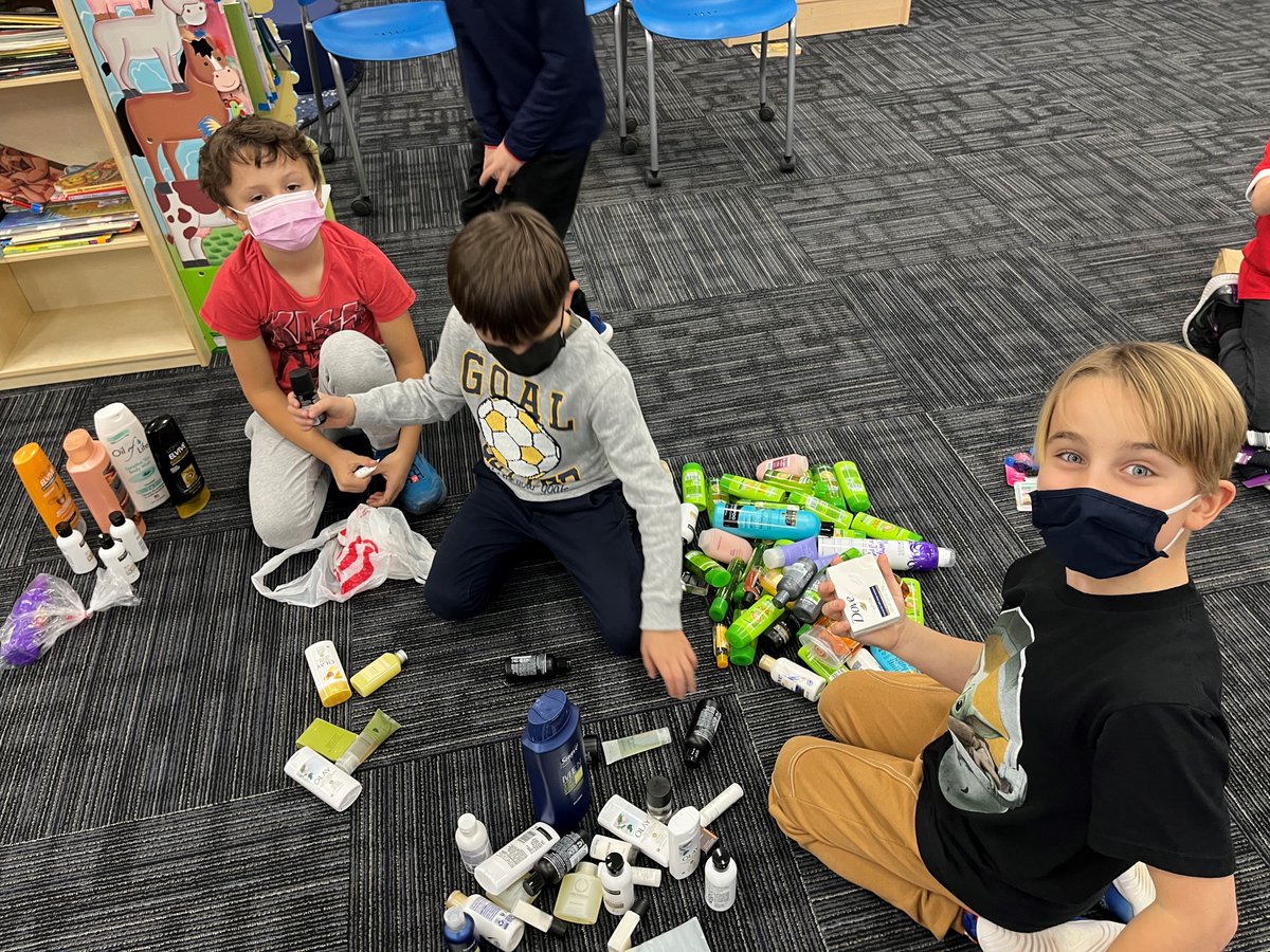 BISCharlotte's tweet image. Y3 would like to say a huge THANK YOU to everyone who donated to their valentine’s collection. Once all the donations were gathered we were able to send 3 huge bags full of shampoos, deodorants, body washes, toothpastes, game books & more to our friends at Carolina’s Rehab Center