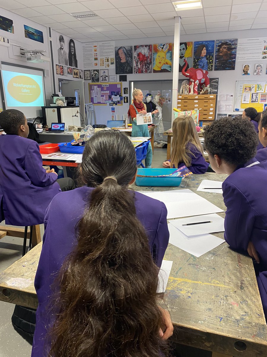 Some fabulous work this morning with the artist Sam <a href="/AldersleyHighSc/">AldersleyHighSchool</a> <a href="/MrsThomas_art/">Mrs E Thomas</a>