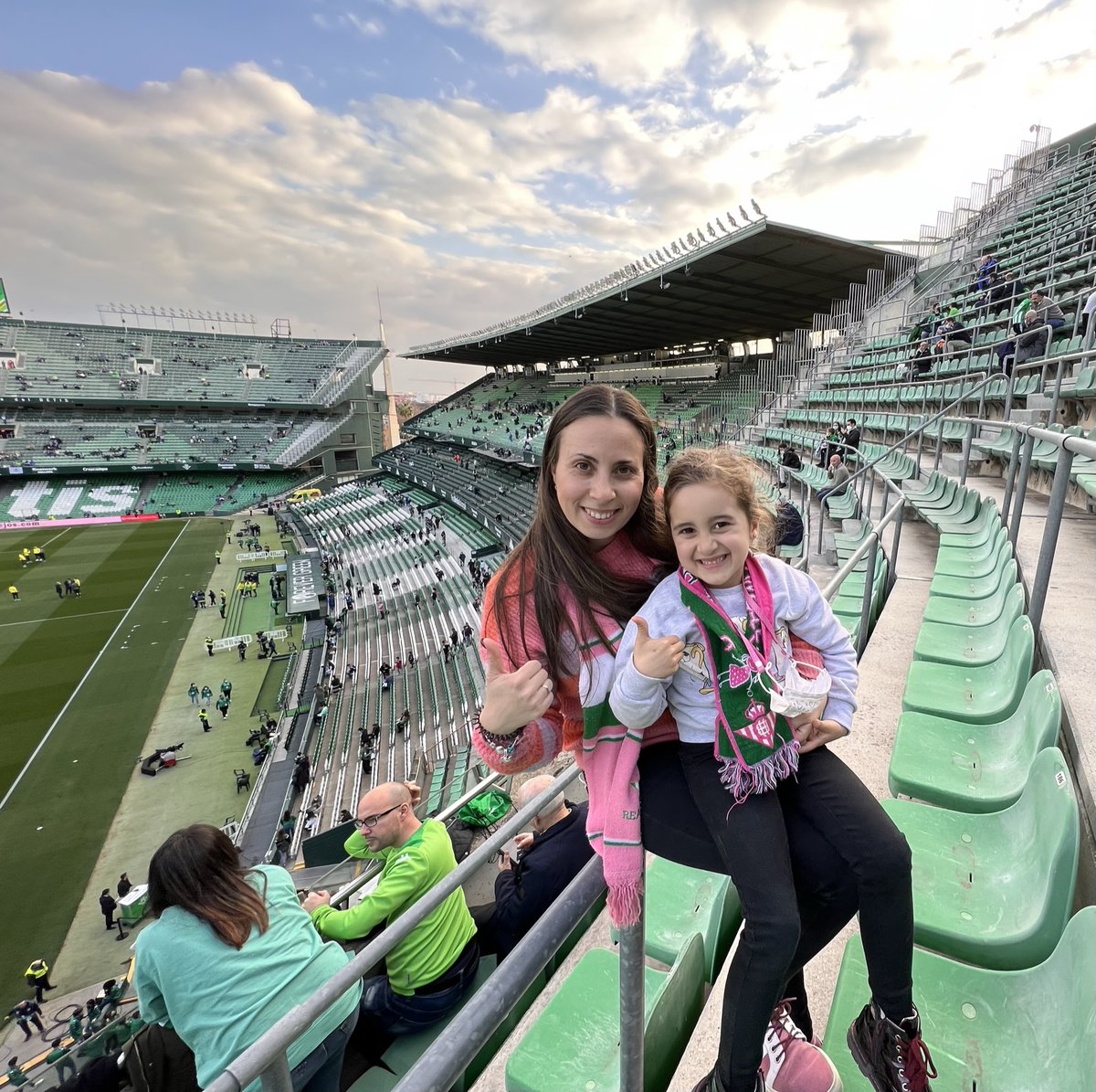 #SemanaMujerBética <a href="/RealBetis/">Real Betis Balompié 🌴💚</a> siempre 💚