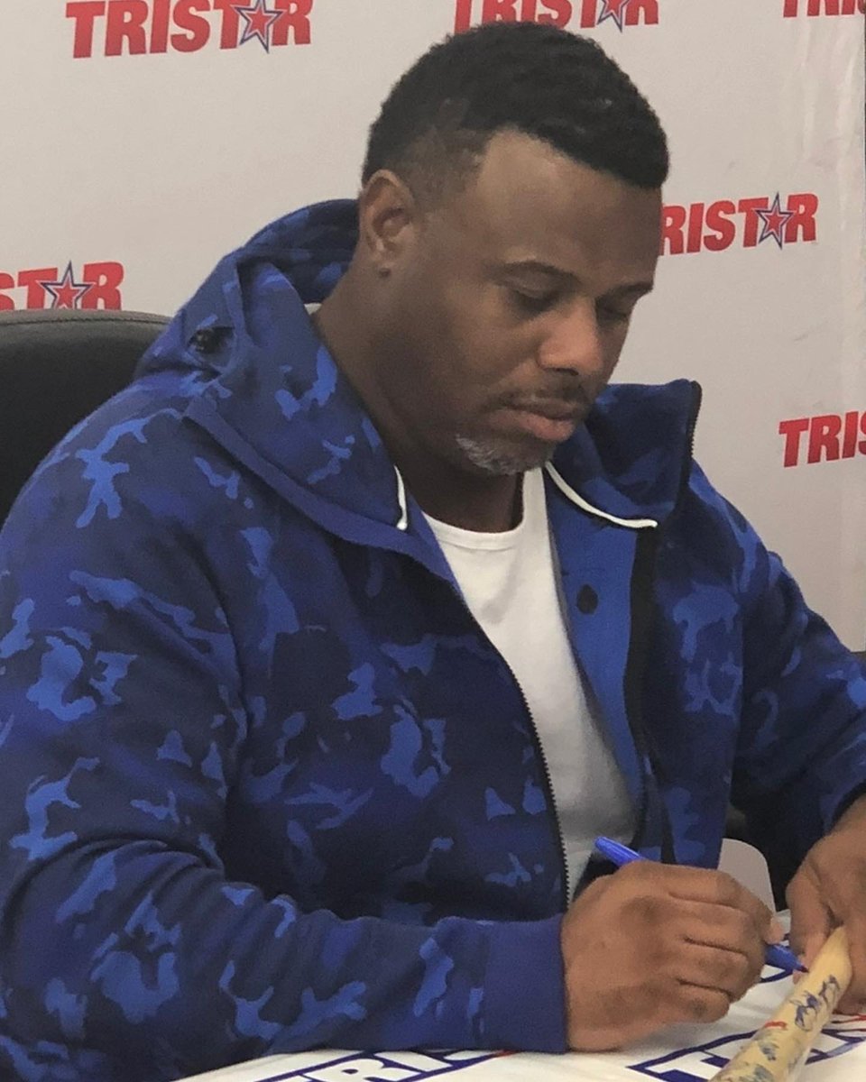 TRISTAR Productions on X: 🚨 KEN GRIFFEY JR. Private Signing Mail-In spots  are available to purchase NOW! ⚾️ MAIL IN YOUR ITEMS to be signed by Griffey  Jr.! ⚾️ PRE-ORDER Griffey autographed