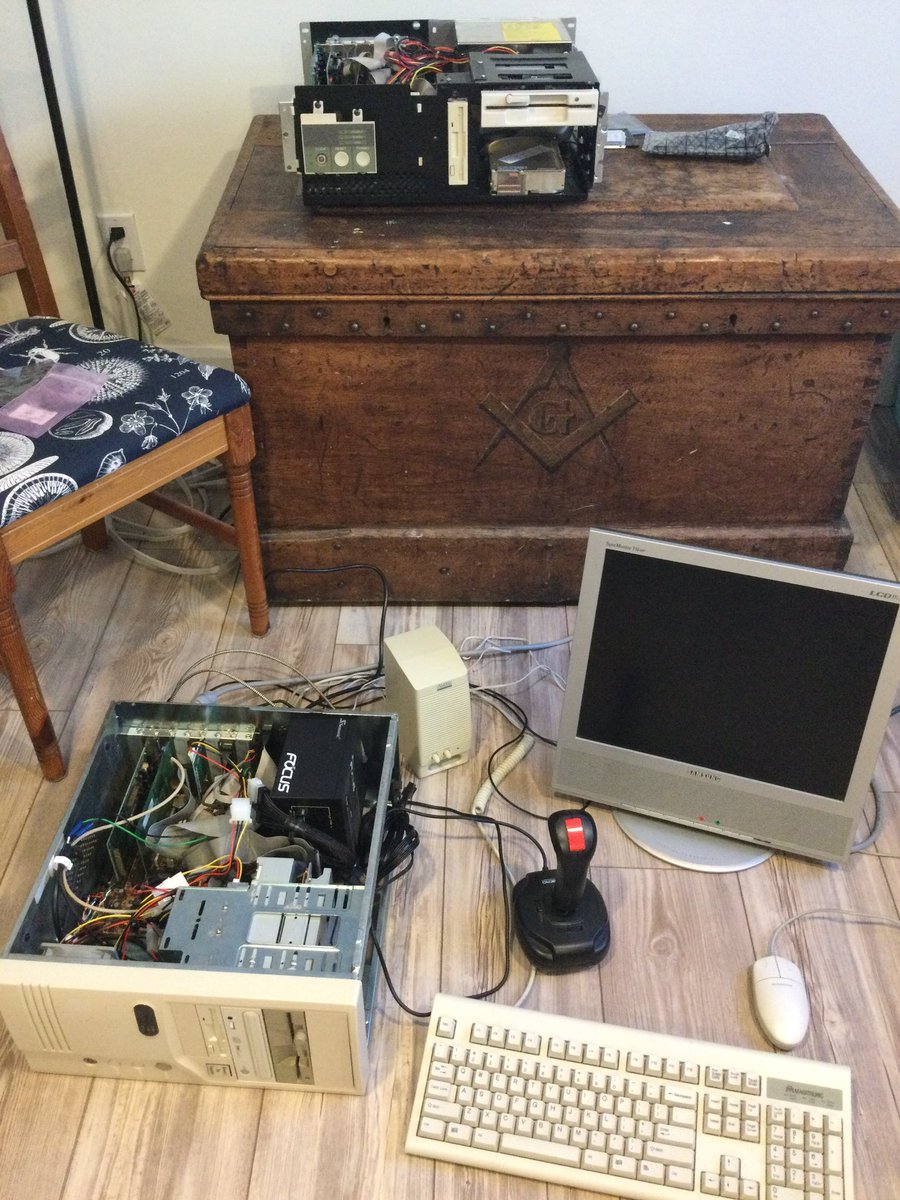 gordoslair's tweet photo. Working on stuff but I ran out of desk space. So it’s the floor and a treasure chest. Might have to play Pirates Gold after.  #MSDOSgaming. #Socket7 233MMX and 286 12MHz. https://t.co/nwnPgPgUAl