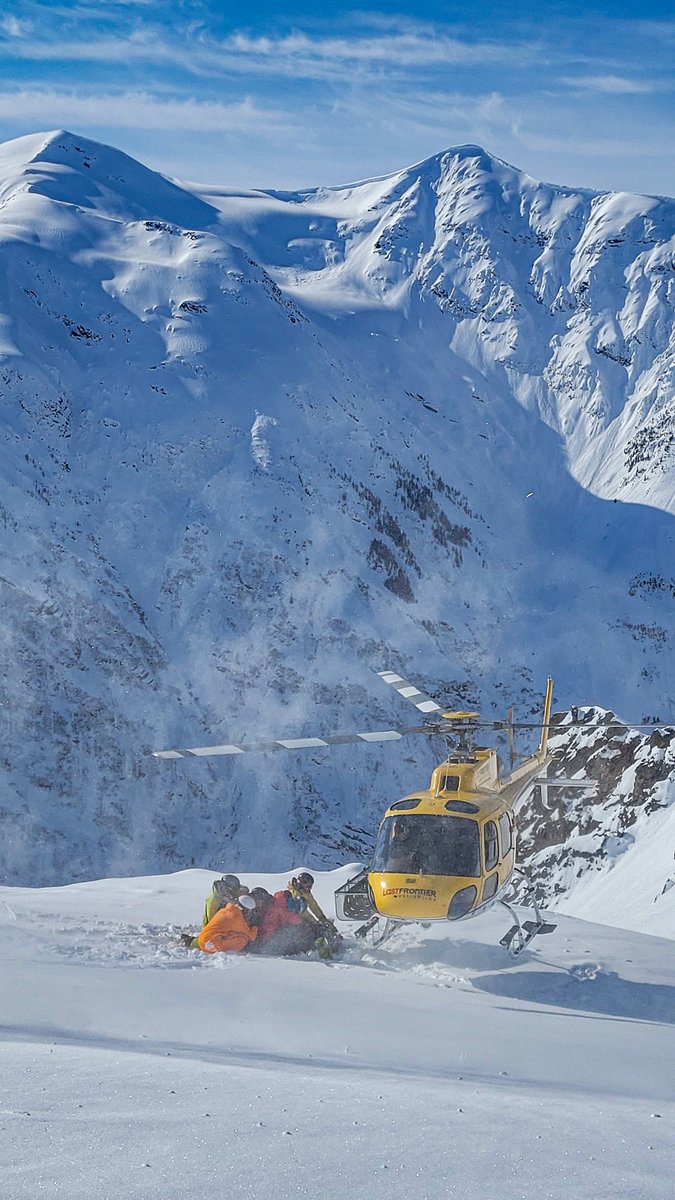 LastFrontHeli's tweet photo. March is here and the long days make for epic exploring. | Photos: March 4, 2022 - Marc Antoine &amp; Cliff Umpleby | Daily Ski Reports: https://t.co/tj2eooXCn0 | #heliski #heliskiing #heli #ski https://t.co/tJznvfPWk9