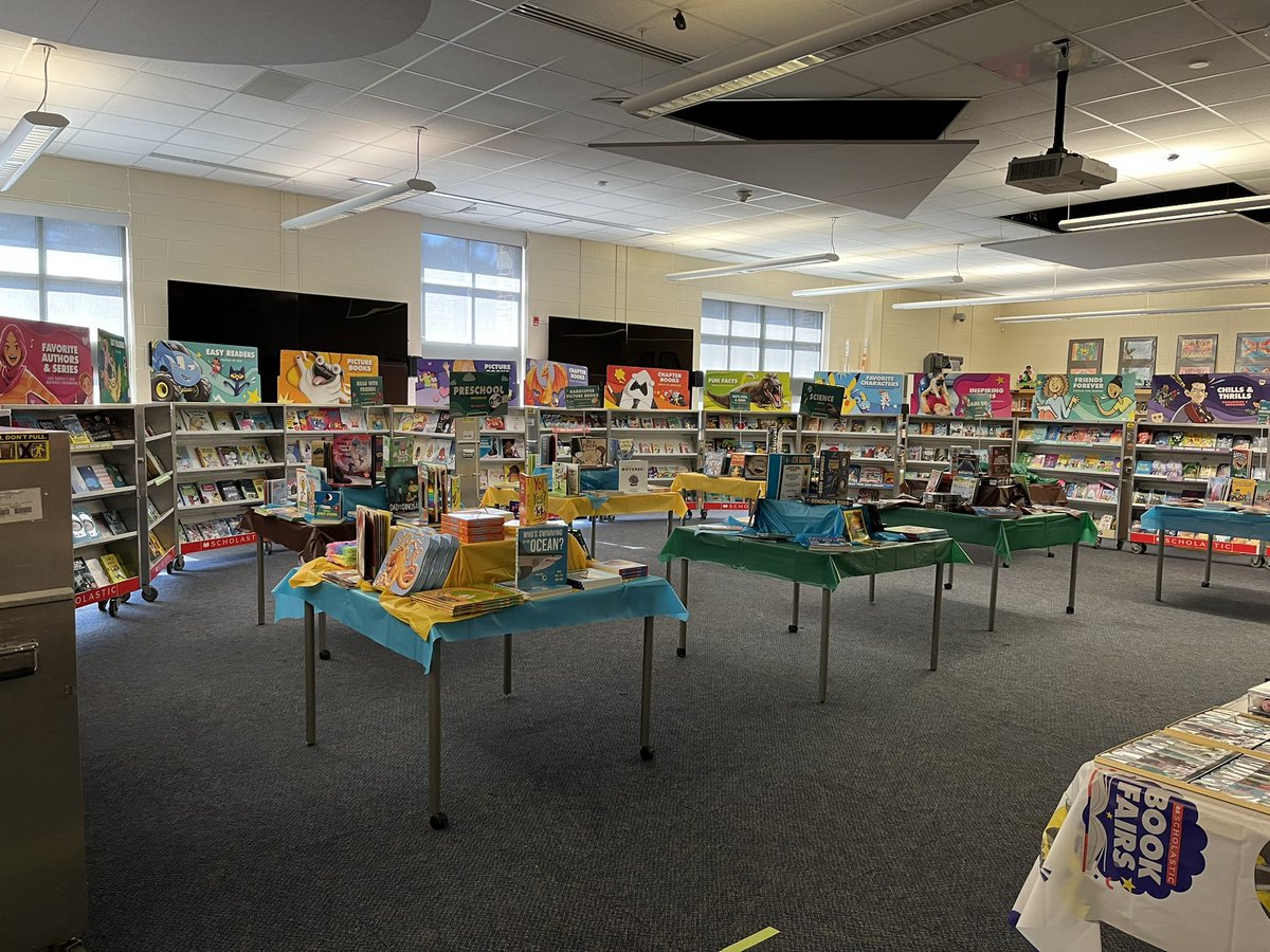 emilycpeebles's tweet photo. 🎶 It’s the most wonderful tiiiiiiime 
of the year!🎶 

@Scholastic Book Fair week is coming, March 7-11! Come see us in the @ForestLakeEagle library! @RichlandTwo @Bjackson_FLE @misshayward_usc #ilovebooks #library #read https://t.co/13bfU6TPpE