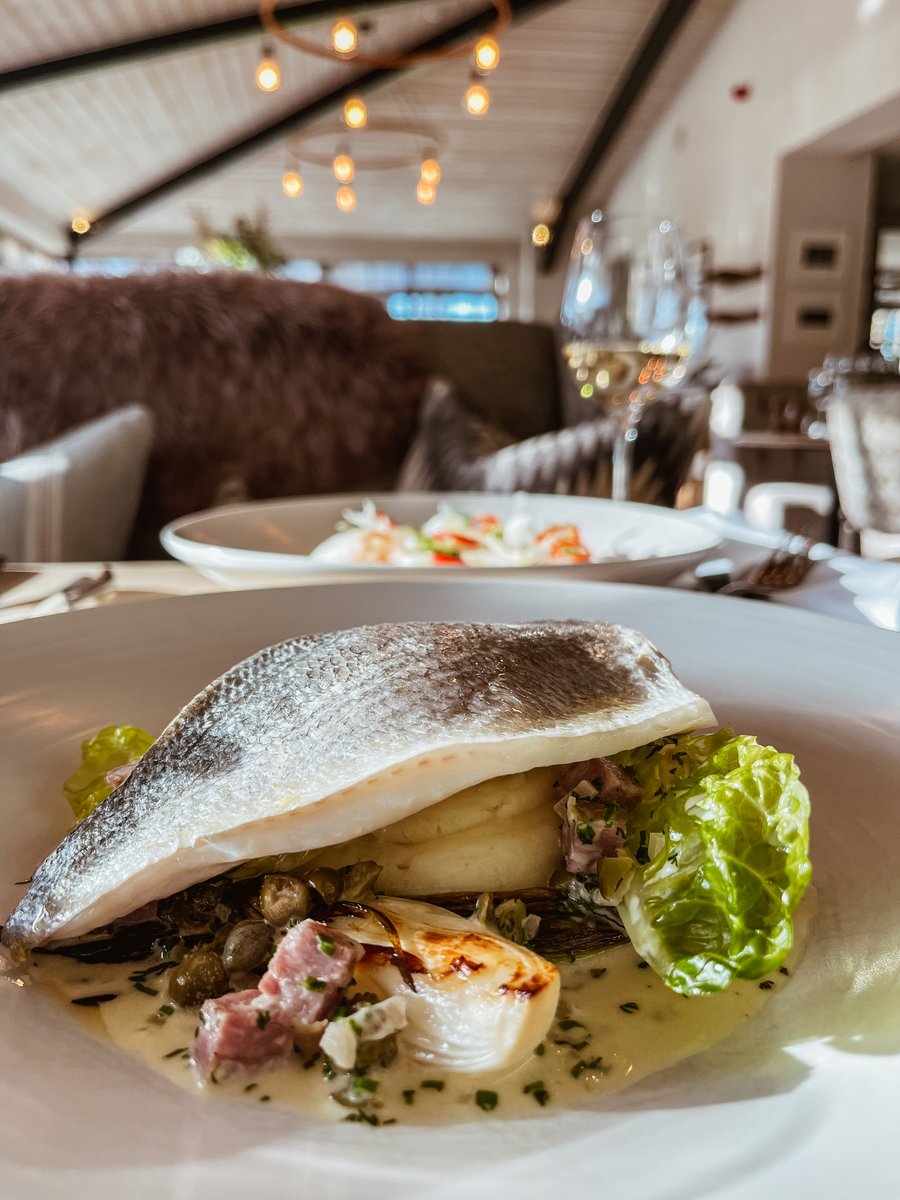 Living the bream 🎣✨ . And Friday night fish suppers don’t get much tastier than our Head Chef, David Hall’s, fabulous fillet of sea bream served with sensationally smokey Morteau sausage and extra creamy mash. . #ibreamedabream #fridaynightdinner #fishfoodies #mashup