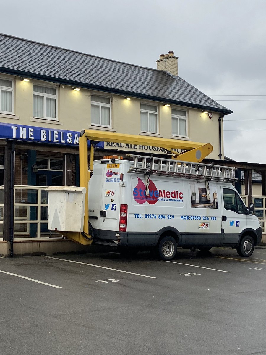 A replacement of outdoor lights done for <a href="/ossettbrewery/">Ossett Brewery</a> to celebrate the name change of this iconic pub! #lufc #Bielsa #LeedsUnited <a href="/LUFC/">Leeds United</a> 

leeds-live.co.uk/best-in-leeds/…