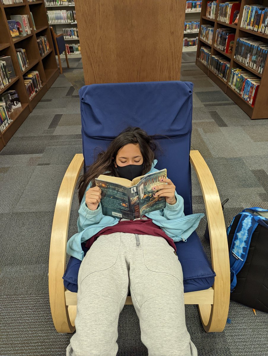 LSMSlibrary's tweet image. Puzzles, reading, and photo booth fun with 7th grade today! @LaSalleMS