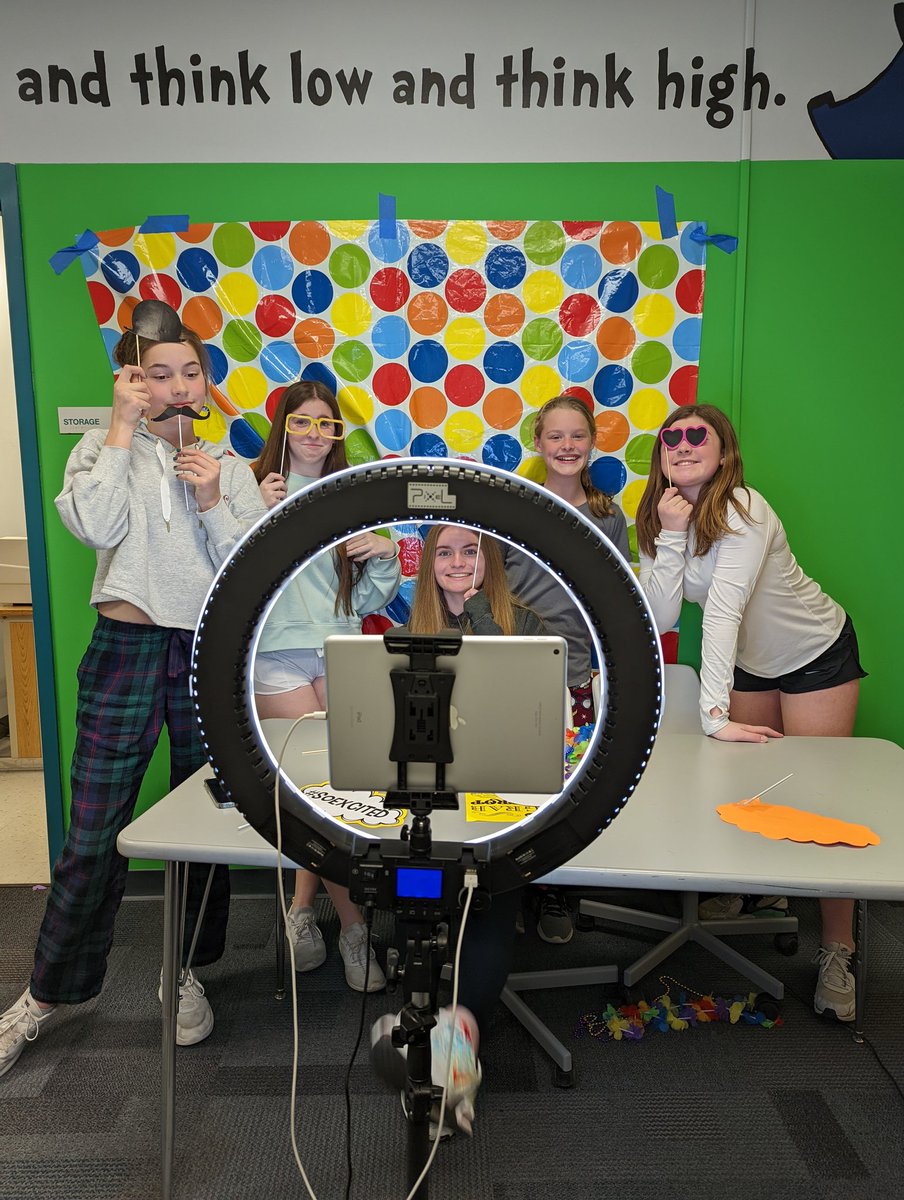 LSMSlibrary's tweet image. Puzzles, reading, and photo booth fun with 7th grade today! @LaSalleMS