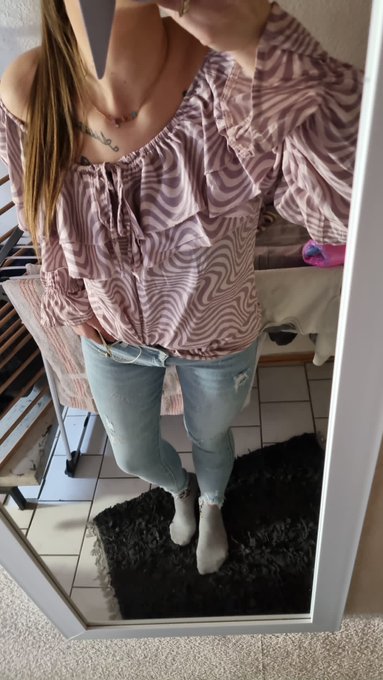 Hey habt ihr meine alle Videos gesehen ? Habe viele neues hochgeladen. F&uuml;r jeder RT w&uuml;rde ich sehr dankbar