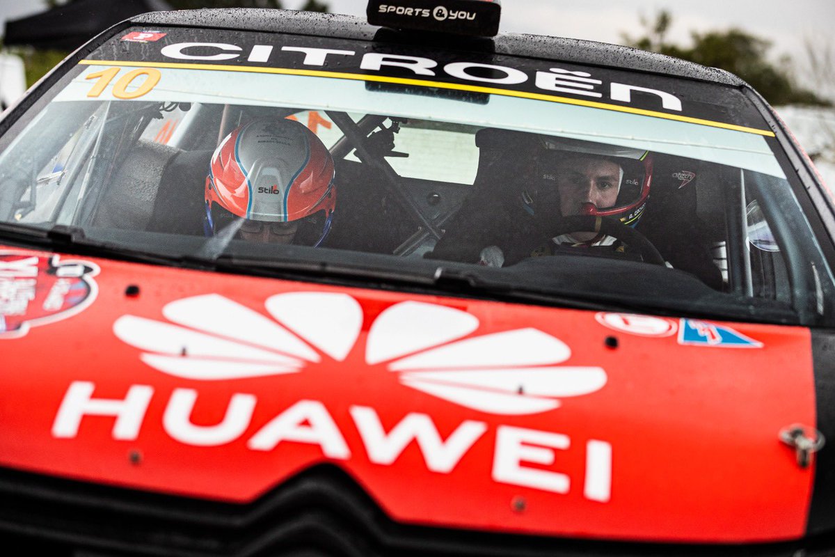 CitroenEspana's tweet photo. ¡El #CitroenRallyTeam está de estreno! @Cachon_Ale y Ángel Vela se integran en sus filas a partir del @RTierrasAltas, donde comienzan este fin de semana una ilusionante andadura a bordo del #C3Rally2 🚗💨, respaldados por el equipo bicampeón del @SuperCER_RFEDA. ¡Bienvenidos! 🤗 https://t.co/LTRVUBfOF8