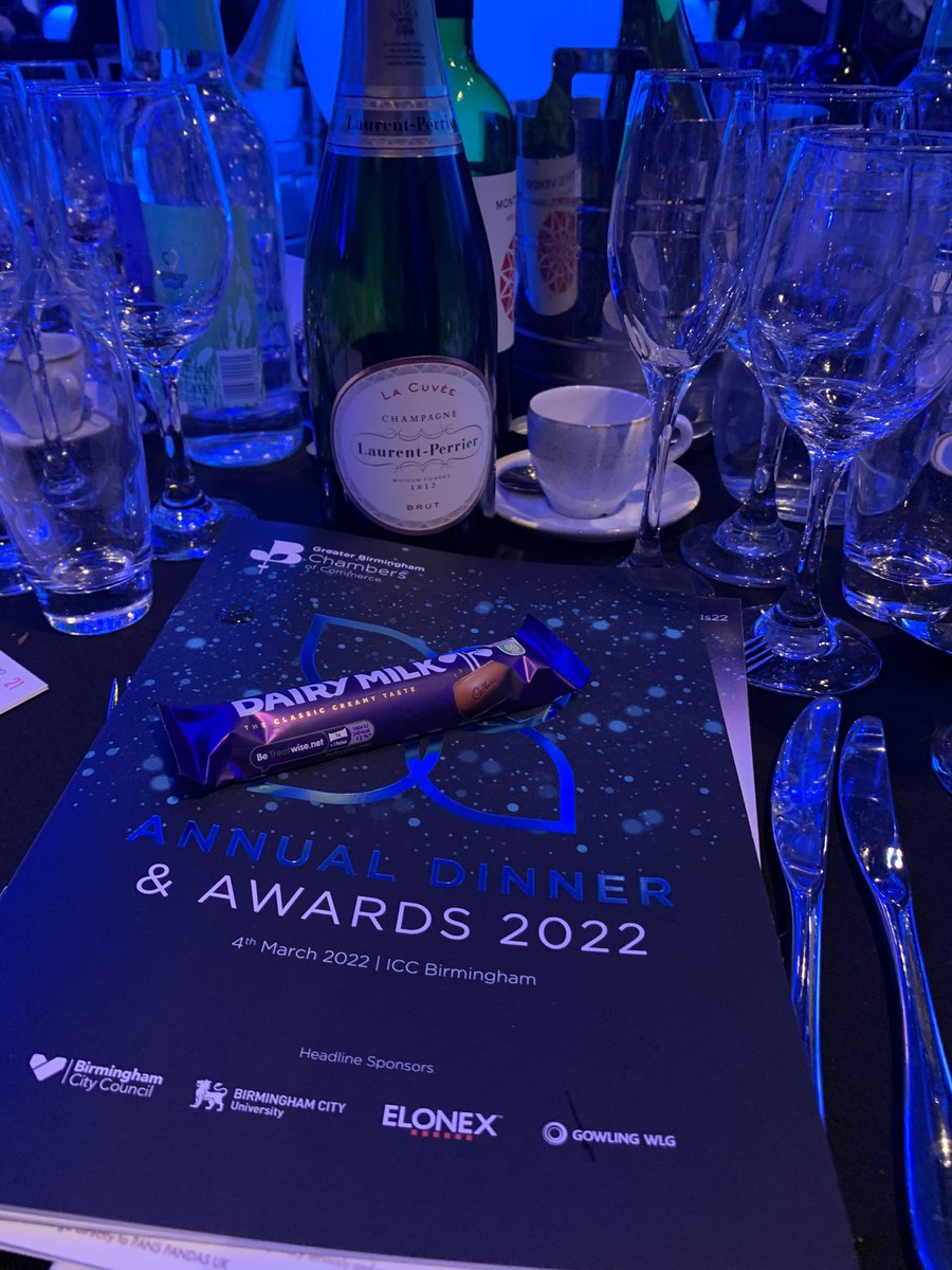 And it’s started. Looking forward to a great night with great people. Hosted by the amazing <a href="/edjames_/">ED JAMES he/him</a>