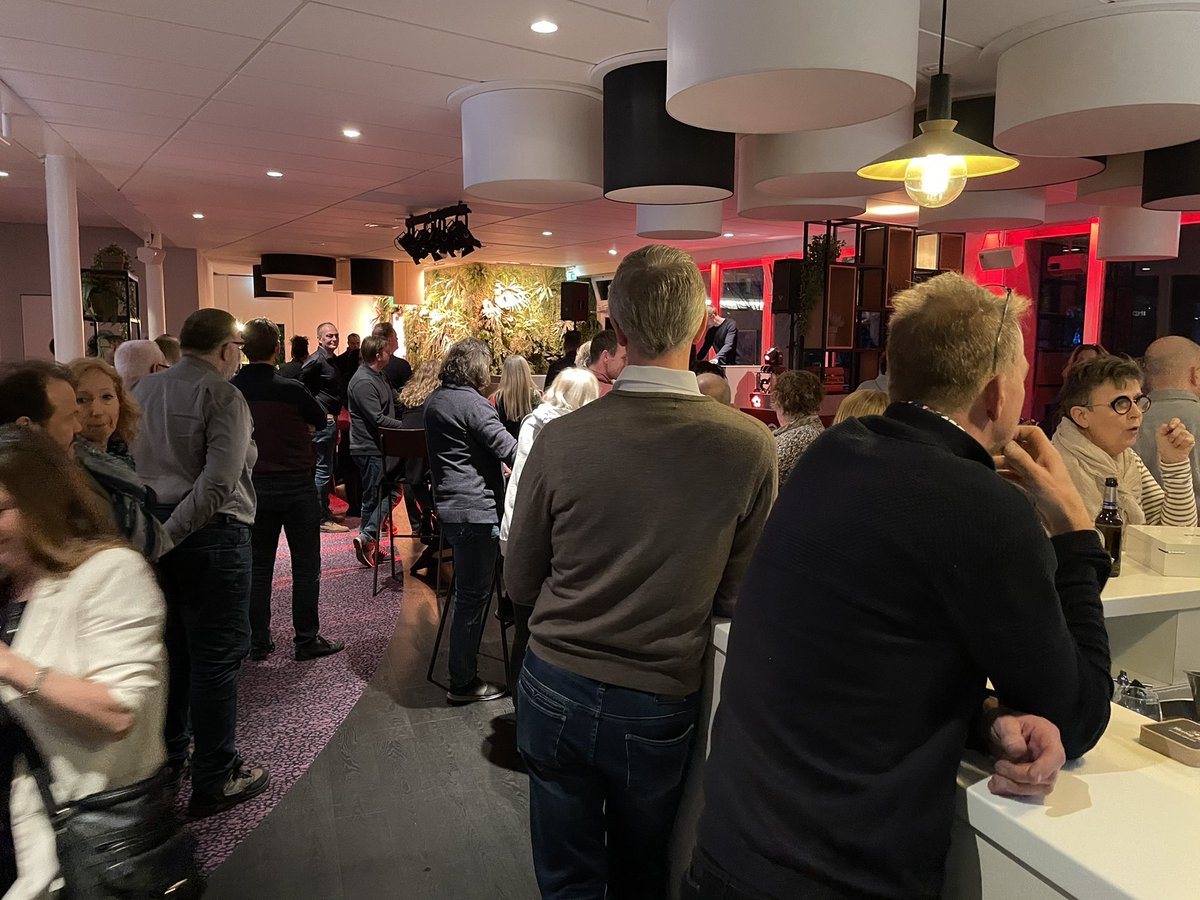 En nu een FVD café in Roosendaal, we trekken de komende weken het hele land door!👊