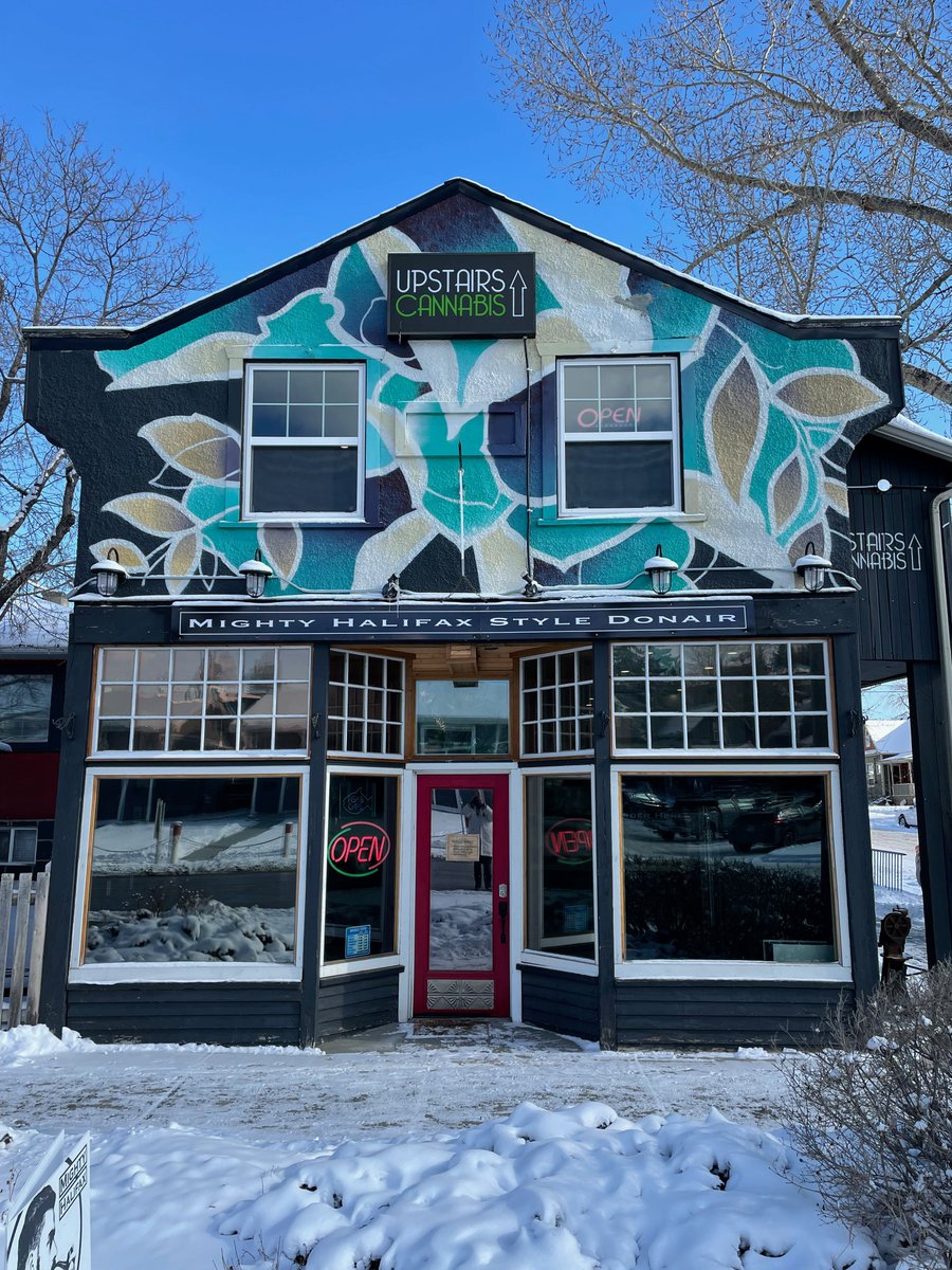MightyHalifax's tweet photo. @Crackmacs We parked the food truck (for now) and opened a restaurant at 1048 8 Street S.E.! https://t.co/5CsvzGm1ao