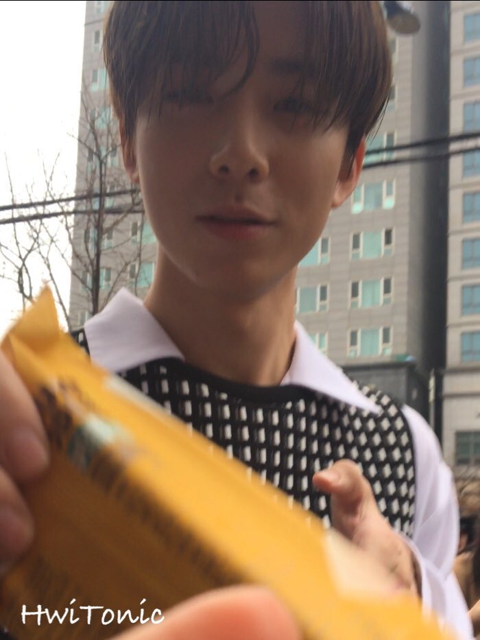 he looks so cute 😭 #휘영 #HWIYOUNG