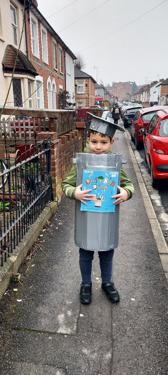 DrBasakBak's tweet photo. Such a brilliant book! Reading is the only distraction these days. Thank you @RussellAyto and @PeterBently #WorldBookDayUK #worldbookday2022 #dustbindad https://t.co/kSBDmAFyYk