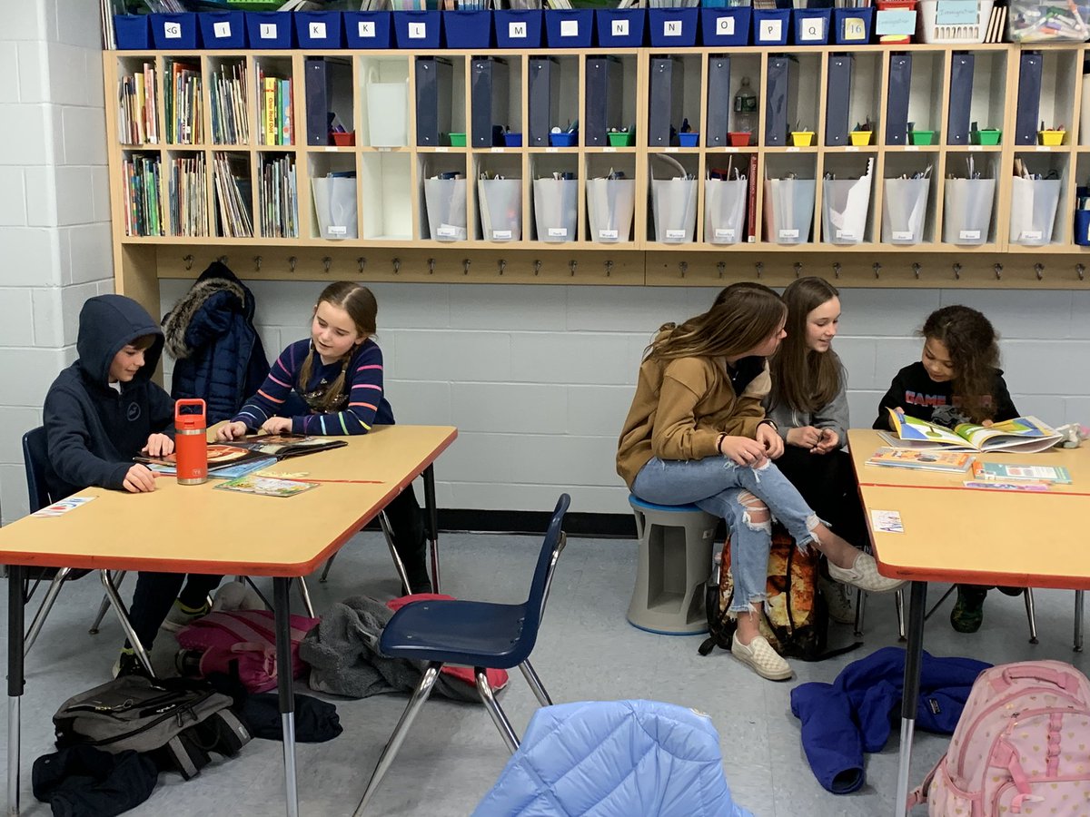 tpressler3's tweet photo. Sixth grade reading buddies came to visit us! @monicarowsom @southoldelem @ellen_oneill https://t.co/9cduzBUIXQ