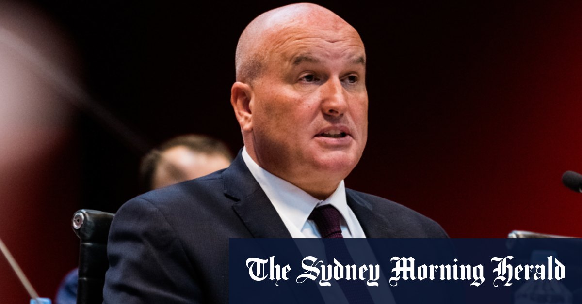 Joeontheloose's tweet photo. Elliott warned of ‘massive disruption’ before shutdown >> https://t.co/ZBUlpsVyPD - Despite the warning, the NSW Transport Minister says he decided to wait until he woke the next morning to find out what it “would look like”. #nswpol #CityRail #RailCorp https://t.co/prR1Ztjqsx