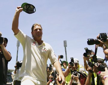 wahabspeak's tweet photo. A legend is no more. Such a devastating loss for the cricket world.

#ShaneWarne #RIPShaneWarne #CricketTwitter https://t.co/20nhSWZJJM