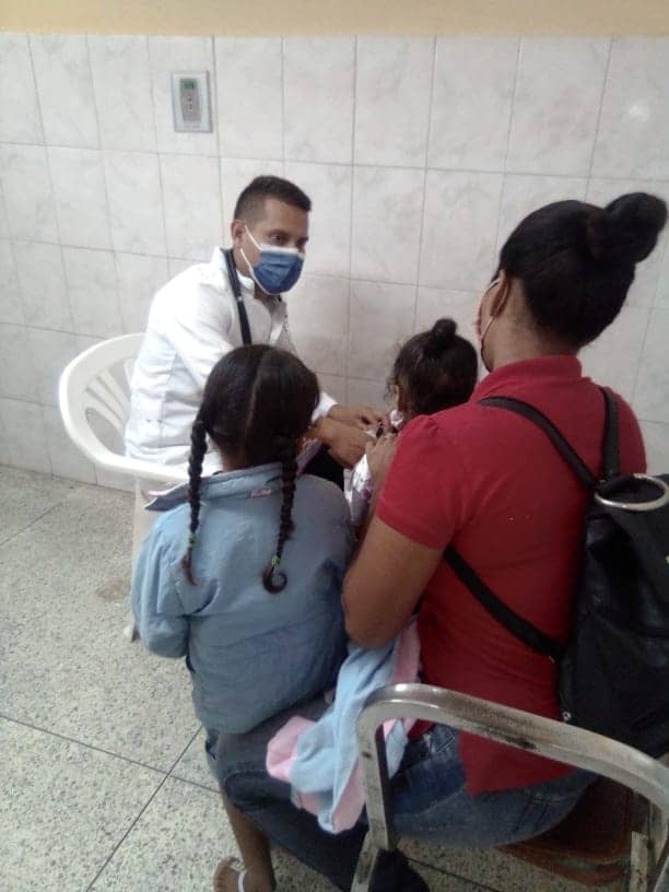 Lo más importante habrá de ser su consagración total al más noble y humano de los oficios: salvar vidas y preservar salud.
#ChávezVive #ChávezPorSiempre #HéroesDeLaSalud
@cubacooperaven@MINSAPCuba@japortalmiranda@PardoRegla