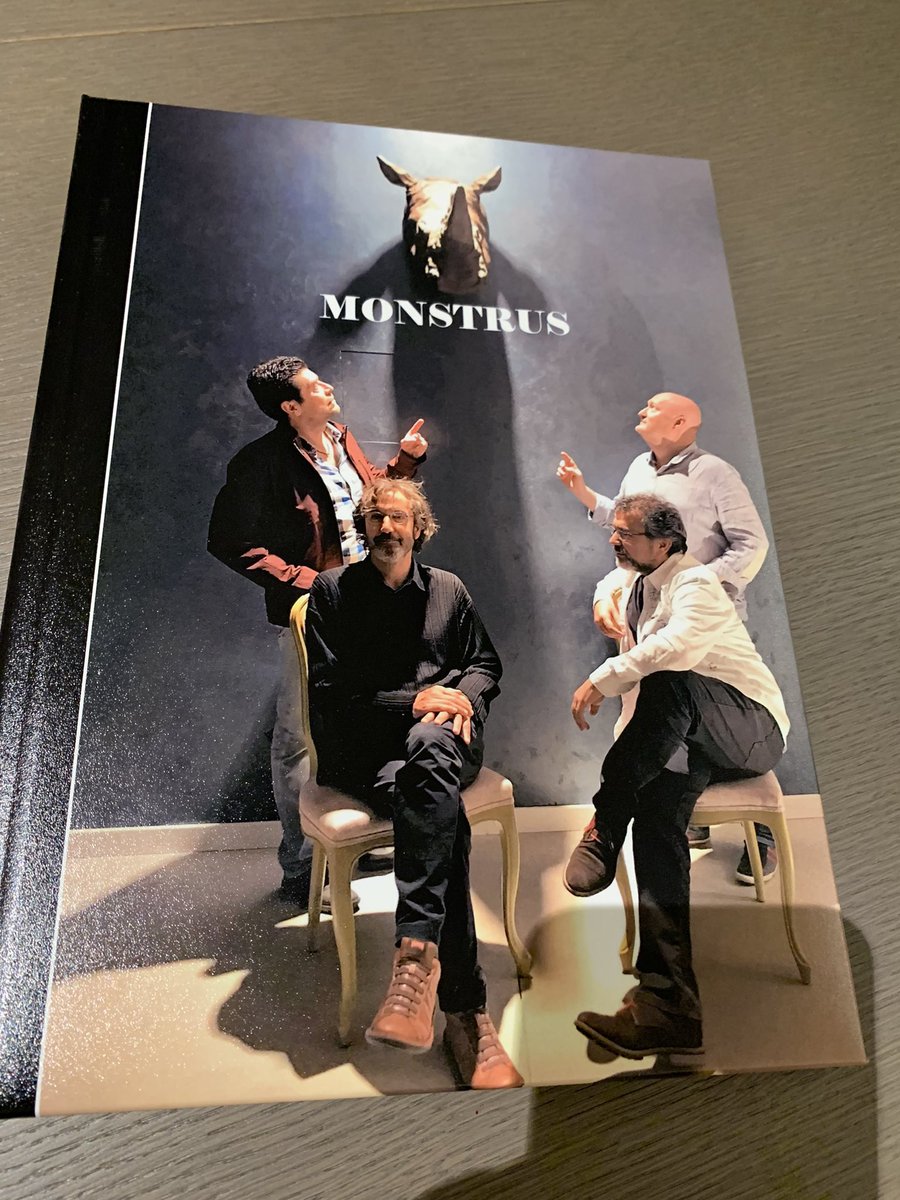 CarlesVidal's tweet photo. Quin regalassu que ens ha fet avui el @Llulesu 😍. Moltes gràcies Lluis. Però el que és un veritable regal i un tresor del que estic super orgullos, és d’aquesta meravellosa amistat de fa 50 anys. Per molts anys AMICS ❤️❤️❤️ @jtossa @GarciaLareo @Llulesu #AmicsXSempre #Monstrus https://t.co/jrb3AKqeXT
