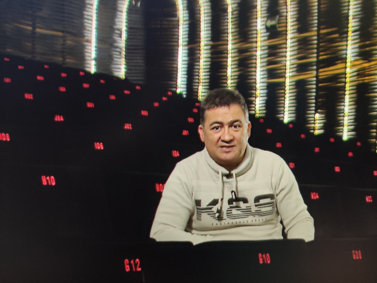 DiasDeCine's tweet photo. El director y también actor de El Cover y su actriz favorita. Informamos de la sorpresa que significó la inclusión en la lista Forbes de del cortometrajista José María Flores. Por @RaulAlda_DDC https://t.co/PCbmwnsiXJ