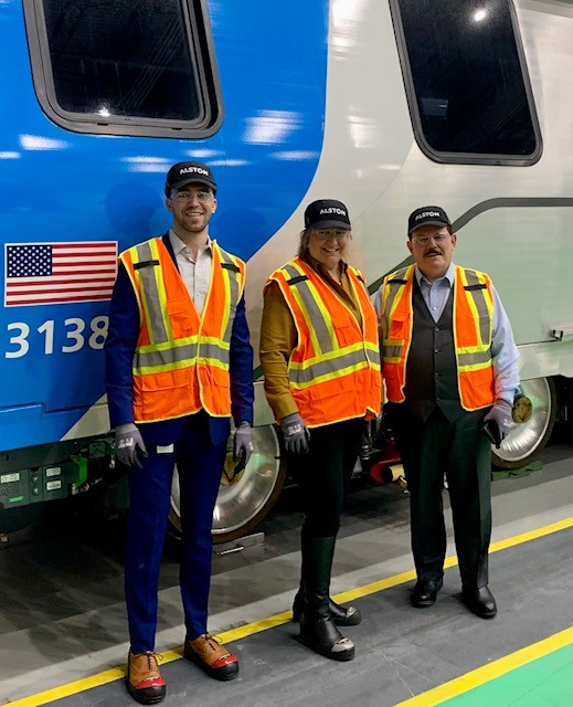 QuebecNewYork's tweet photo. Thank you @Alstom for this great visit of your #Plattsburgh facility. There is enormous potential in the U.S. #railindustry so let’s build the North American #trainofthefuture together! 🚆👨🏼🏭🛠️
@MartineHebertQc #crossborderinnovation #railinnovation #QuebecNY https://t.co/nu7tciDW0f