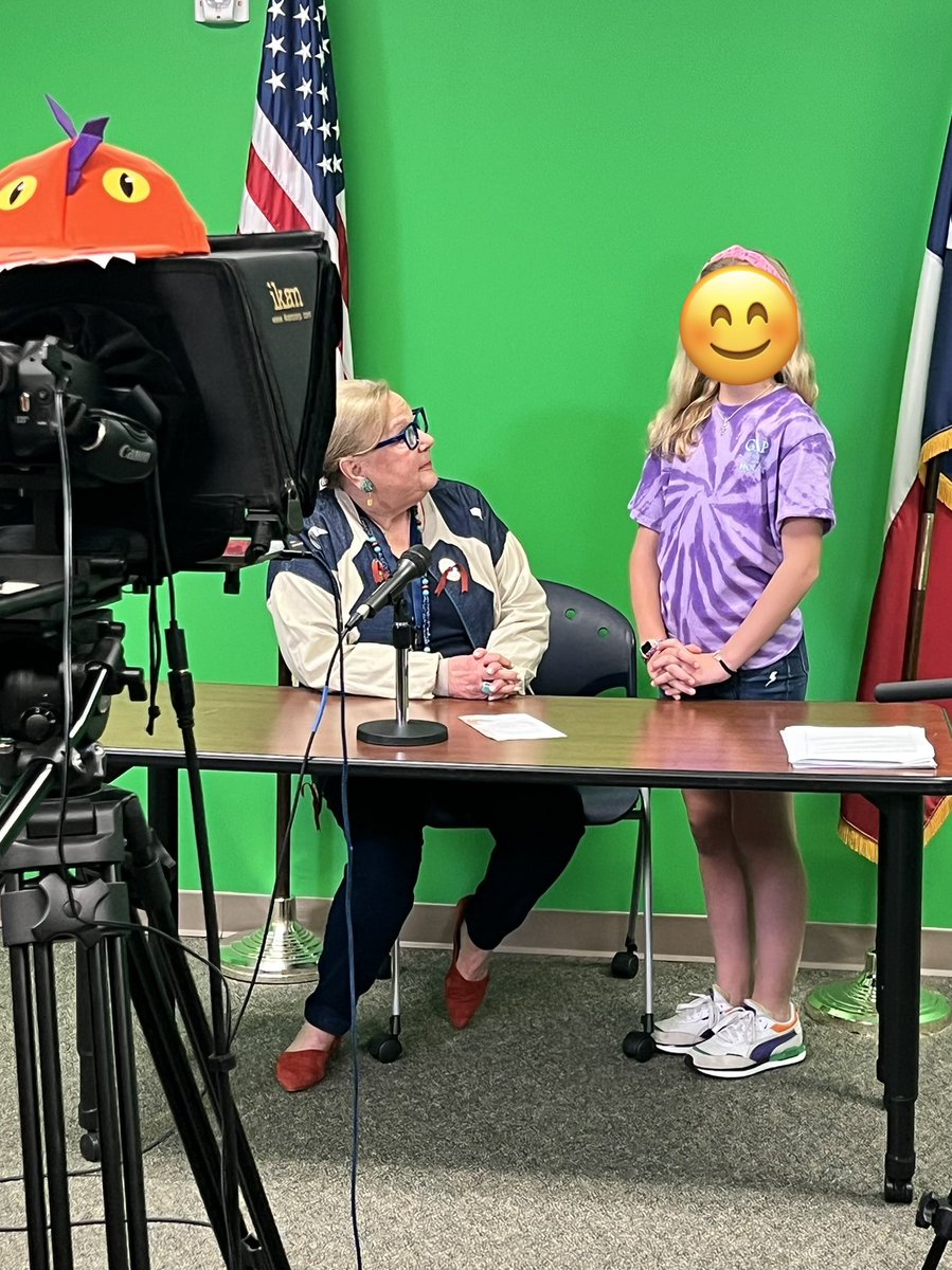 librarymade20's tweet photo. @WilchesterSBISD @SBISD celebrating Women’a History Month with broadcast interviews of some inspiring women in our community. Mrs. Kirkland believes in the power of a “can-do attitude”- “If you think you can you will, if you think you can’t you won’t”. Thank you for sharing! https://t.co/bCuviW6PRK