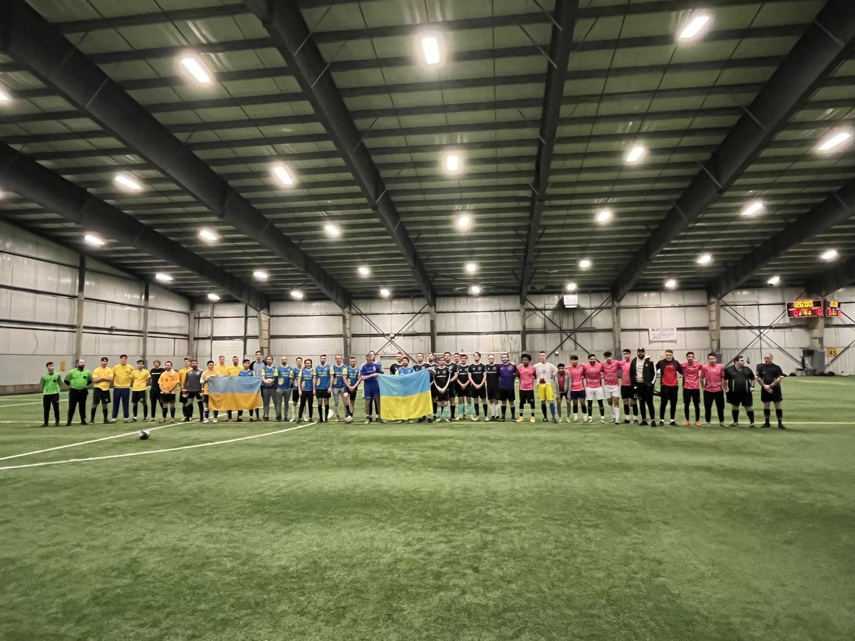 Ukraine_FC's tweet photo. A moment of silence last night at @SahlensSP as all the teams and referees stand together in solidarity for Ukraine 🇺🇦 https://t.co/mF3MmposUf