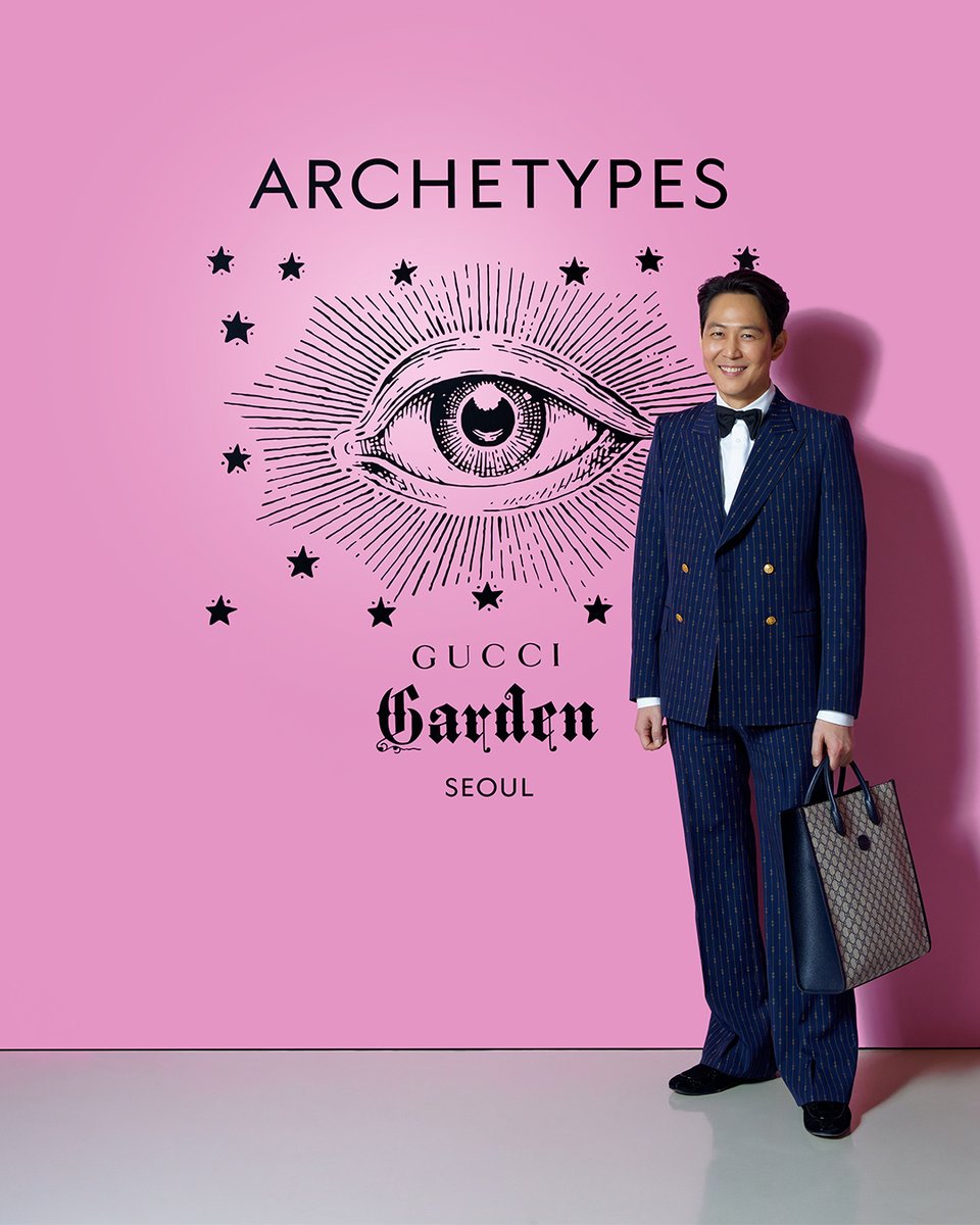 gucci's tweet image. ‘Gucci Garden Archetypes,’ an immersive exploration of the creative vision of #AlessandroMichele, opens its door at the DDP design museum in Seoul. To celebrate its launch, Global Brand Ambassadors #JungjaeLee, #MinaShin and #IU visited the exhibition. #GucciGarden