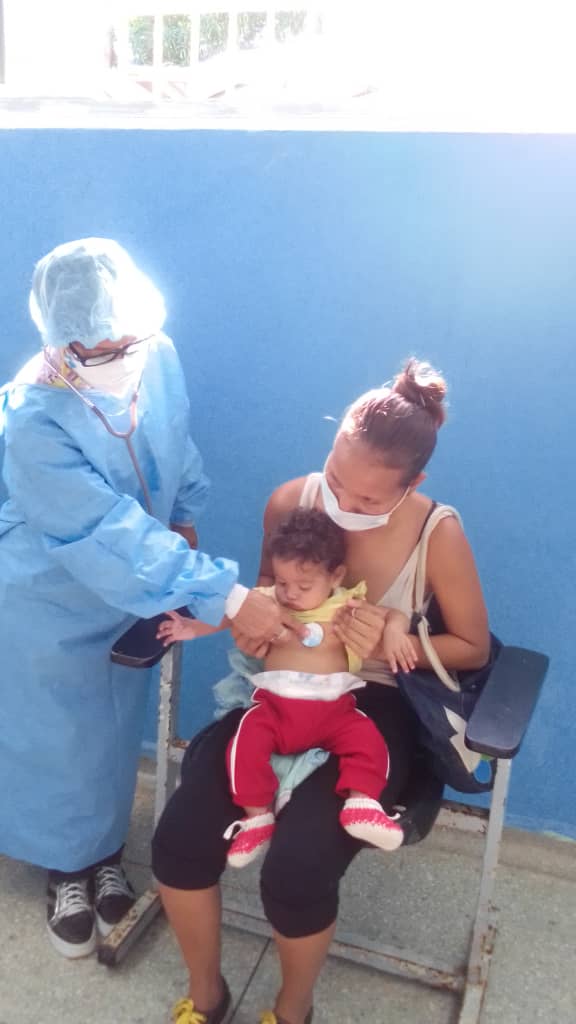 El ejército de batas blancas de #Cuba es inexpugnable porque su único propósito es combatir y derrotar a la muerte.
#ChávezVive #ChávezPorSiempre #HéroesDeLaSalud
<a href="/cubacooperaven/">Brigada Médica Cubana en Venezuela</a> <a href="/MINSAPCuba/">Ministerio de Salud Pública de Cuba</a> <a href="/japortalmiranda/">José Angel Portal Miranda</a> <a href="/PardoRegla/">Regla Angulo Pardo</a>