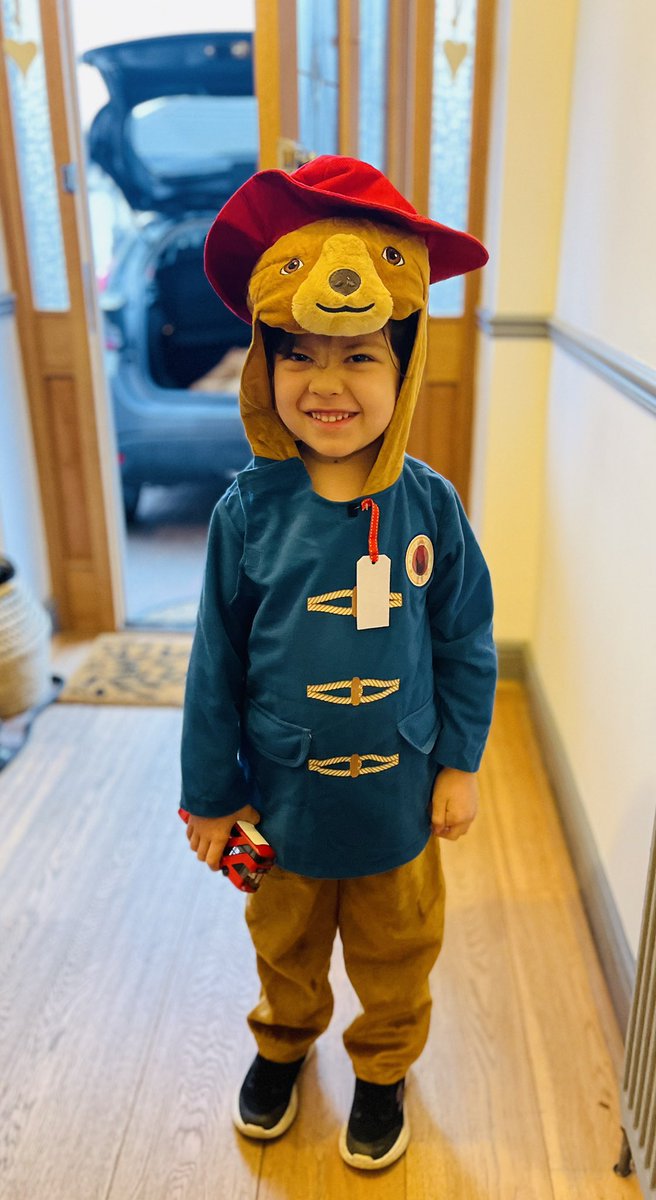 plumkin09's tweet photo. Ethan as Paddington Bear for World book day! And his story box “The Three Little Pigs”. #worldbookday2022 @TVInfants @AdamDobsonTVI @ClaireTVI https://t.co/UiC5K35Elg