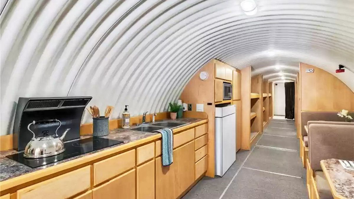 DustinMPeyser's tweet image. Bunkers on the Brain: 5 Homes for Sale Outfitted With Underground Shelters realtor.com/news/unique-ho… #UniqueHomes #bombshelter #bunker #prepperhomes #underground