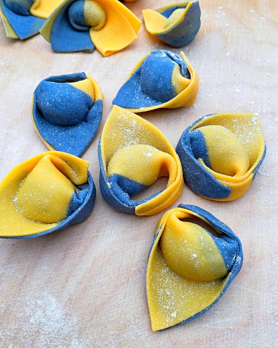 nikibakesuk tweet media