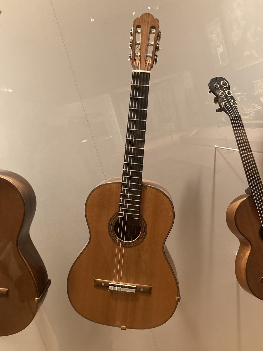 derekgripper's tweet photo. I write a piece for the New York guitar festival called Blue Light which I rehearsed on an album called Billy Goes to Durban. https://t.co/bgNRxqwKTN This is the guitar that inspired the piece, played by the great Julian Bream https://t.co/ICnbTFMd01