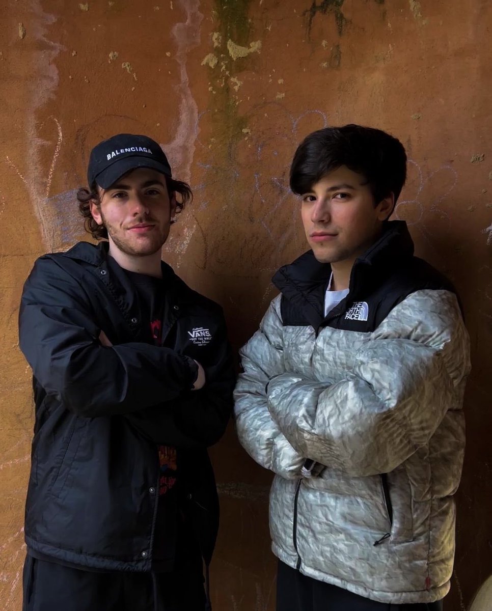 euphoricdrm's tweet photo. sapnap is taller truthers are shaking and crying rn https://t.co/JzK7aMUzIN