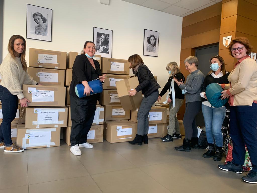 MairieBiguglia's tweet photo. 🇺🇦 🤝Biguglia solidaire de l'Ukraine ! 🤝 🇺🇦 

Un grand merci aux nombreux donateurs ainsi qu'aux bénévoles et agents de la mairie pour leur travail et leur implication 👏

🤝La collecte se poursuit dès lundi 7 mars jusqu'au vendredi 11 mars, de 9h à 17h ! 💪

📍Spaziu Culturale https://t.co/PYwZtFxEZ3