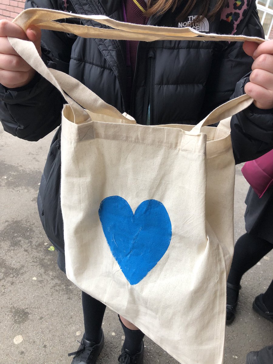 OrleansPark's tweet photo. The first day of selling for our keen Y8 enterprise students doing the 10X YE Challenge! Some great product ideas and lots of creativity. #10xchallenge #tennerchallenge #enterprise @youngenterprise https://t.co/rEwFJIp2EK