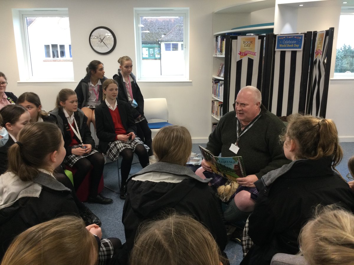 PipersCornerSch's tweet image. The last of the ‘Read Aloud’ session in the #PipersLibrary today included a reading from a #PipersSixthForm student and a flavour of Scotland with &apos;The Gruffalo&apos;s Wean&apos;; the perfect end to our World Book Week. #PipersCommunity #PipersInspire
