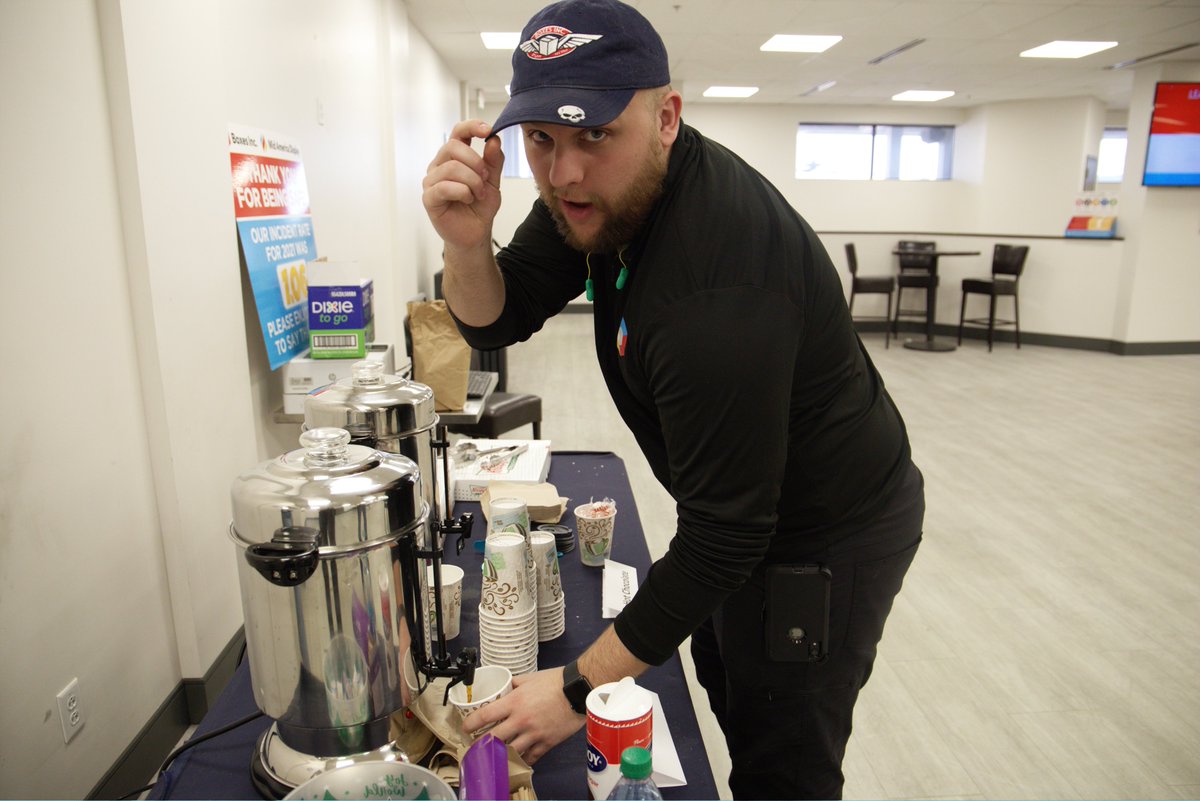 MidAmDisplay's tweet image. What sweeter way for our employees to start their shifts than with coffee and donuts?

We appreciate all the hard work our teams put in each and every day. 

We do-nut take you for granted. 🍩
.
.
.
#work #appreciation #thankyou #career #fortunate #donut #coffee #krispykreme