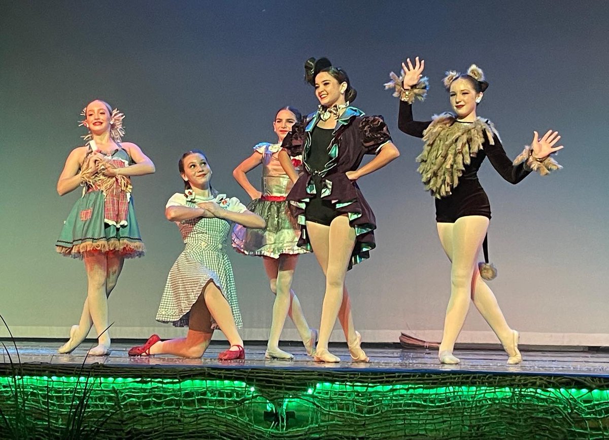 PineCrestArts's tweet photo. #PCLowerSchool and #PCMiddleSchool #PCDance Ss performed the Wizard of Oz ballet yesterday for their peers and families. https://t.co/IYBbwEHMPv