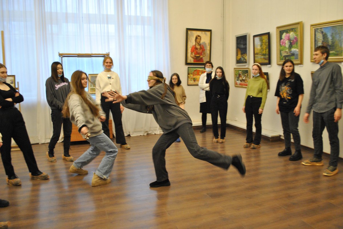 Пятница на масленичной неделе называется «Тёщины вечерки».И сегодня на широкий двор Картинной галереи пришли студенты Педагогического колледжа, а также ребята из школ №30,77,51 отметить праздник Масленицу, познакомиться с ее традициями и весело поиграть! vk.com/wall-46477522?…