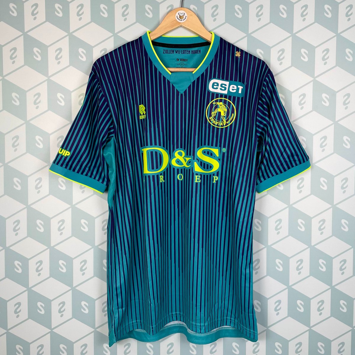 SurpriseShirts's tweet image. If Harvey Elliott gets on the pitch for Liverpool against West Ham today, we'll giveaway a surpriseshirts.co.uk Mystery Box! 🔴🏴󠁧󠁢󠁥󠁮󠁧󠁿

👇 How to enter
♻️ Retweet
✅ Follow Us

That's it! Good luck 🍀