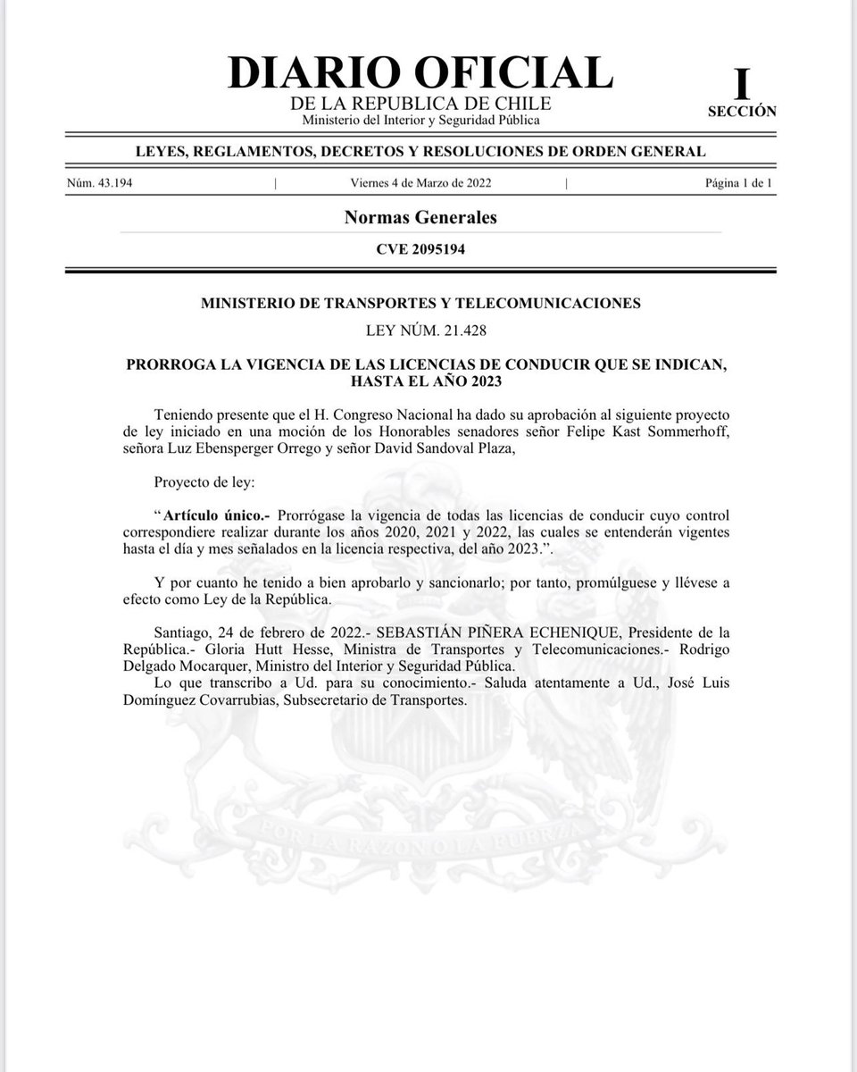 Licencias de conducir que vencían en 2020, 2021 y 2022, siguen vigentes hasta 2023. Ya se publicó en el Diario Oficial.

» t13.cl/409605