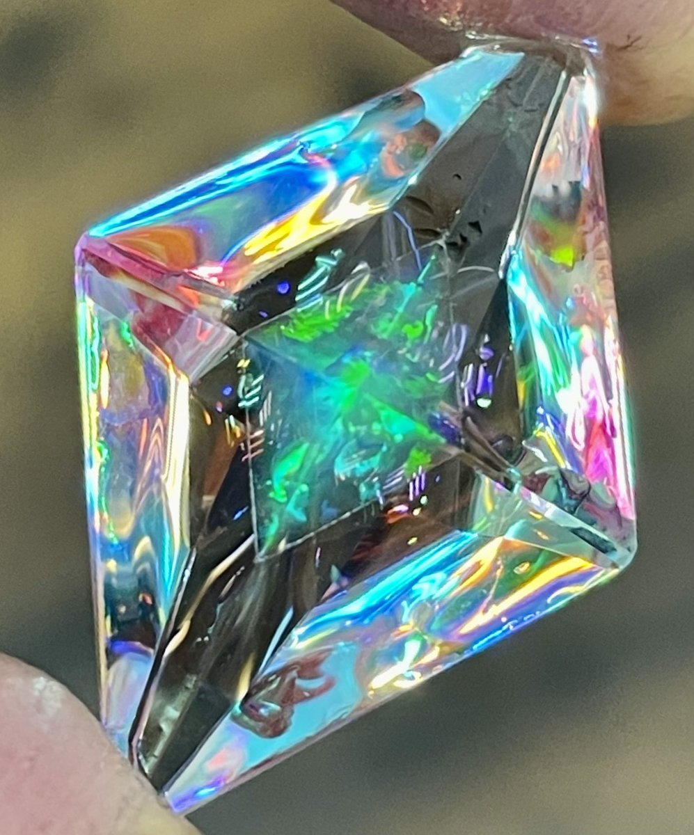 MihawkSy's tweet photo. 磨き上がった濡れたジェリーブルーオパールが綺麗💎✨
高価なだけはあります😆 https://t.co/hk0gRiz9To