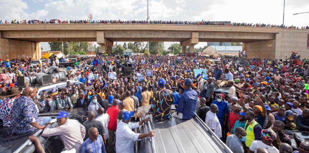 FrankMtetezi's tweet photo. Hon Raila Odinga never Gives up , Nothing can derail him ,Today he took Azimio La Umoja Message to  Kimilili, Webuye and finally Bungoma town in Bungoma county and the outcome is evident ,while Kalonzo Musyoka is waiting at his home For Baba to endorse him😂
#AzimioMtaaniBungoma https://t.co/RmAR5N7xav