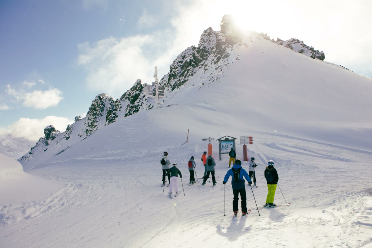 snow_holiday's tweet photo. Enjoy your ski day in the fresh snow ❄️

#handpicked #skiholidays #VosVacancesNotrePriorité #snowholiday #ski #snowboard #skiing #snowboarding #skitrip #myhautealps #mountain #mountains #frenchalps https://t.co/II2GwQqrrX