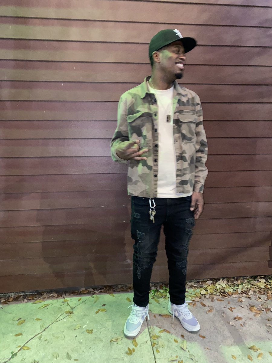 shawn_dope's tweet photo. When I die I wanna be cremated ima be too clean to go in the ground ! #PNZForeva🖤 https://t.co/VDL51mAgzB