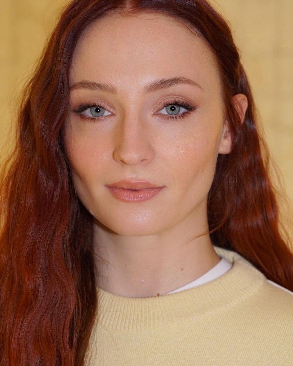 badpost_sophiet's tweet image. NEW 📲 Sophie Turner via cwoodhair on instagram.

"Back with one of my favorite girls"